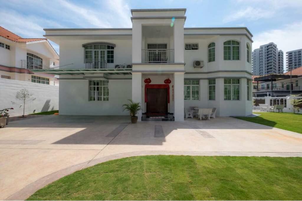 6, Persiaran Tanjung Bunga 3 Villa Batu Feringgi Exterior foto