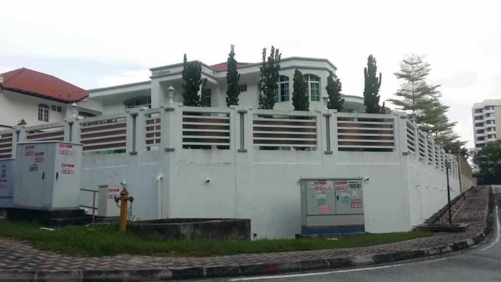 6, Persiaran Tanjung Bunga 3 Villa Batu Feringgi Exterior foto