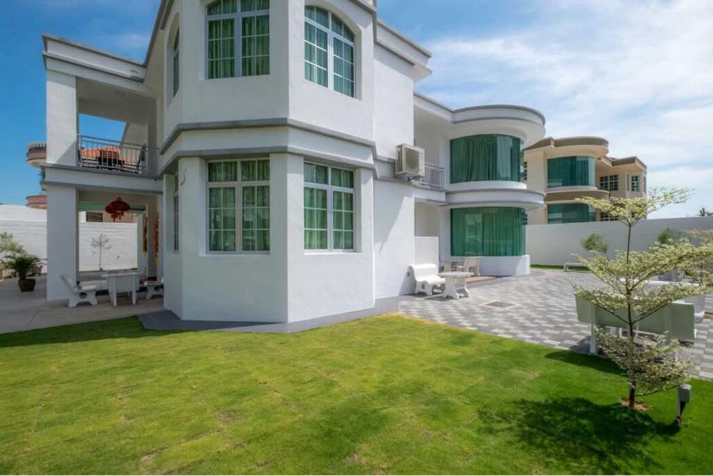 6, Persiaran Tanjung Bunga 3 Villa Batu Feringgi Exterior foto