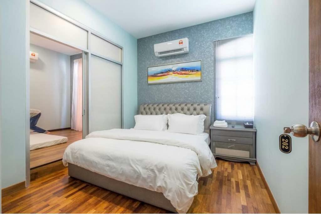 6, Persiaran Tanjung Bunga 3 Villa Batu Feringgi Exterior foto